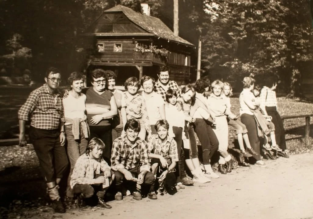 Archívna spomienka na turistov Slávie Zornica.