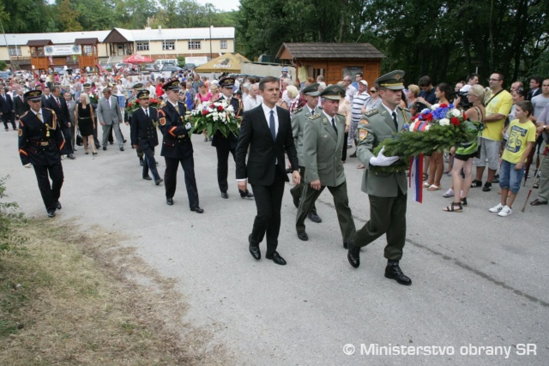 Účastníci spomienkového stretnutia · oslavy SNP 2012